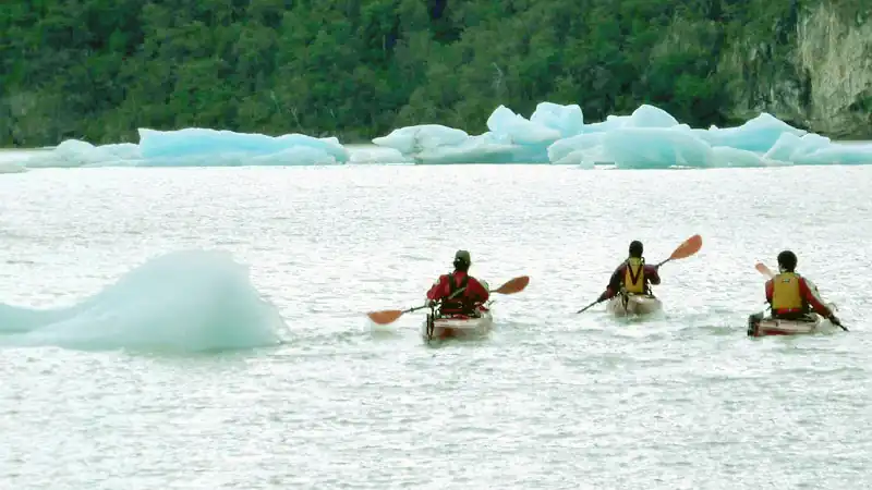 Kayak Grey Glacier