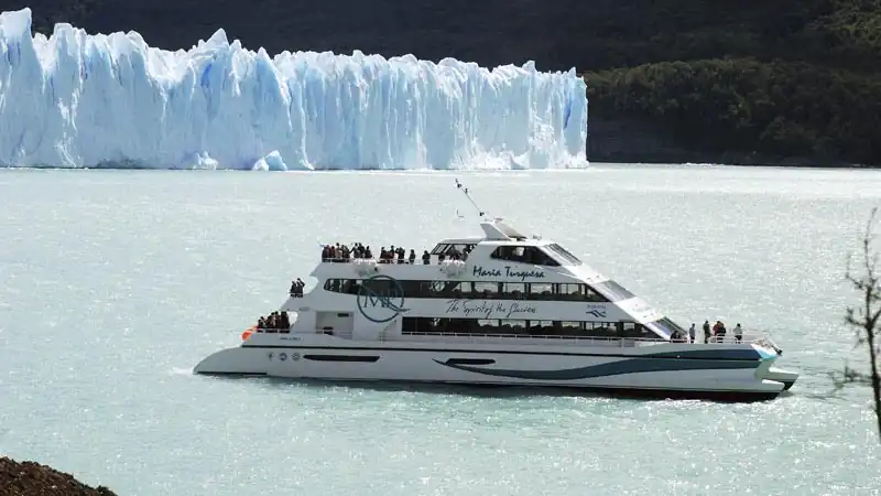 Glaciares Gourmet Sailing  Experience