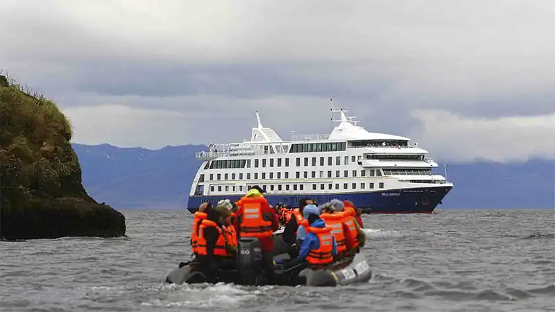 Patagonian Explorer – Australis Cruise